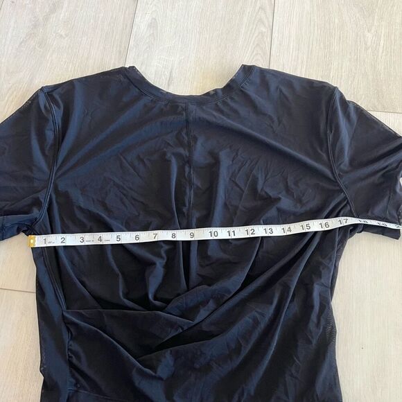 Lululemon women’s top size M - Picture 3 of 7